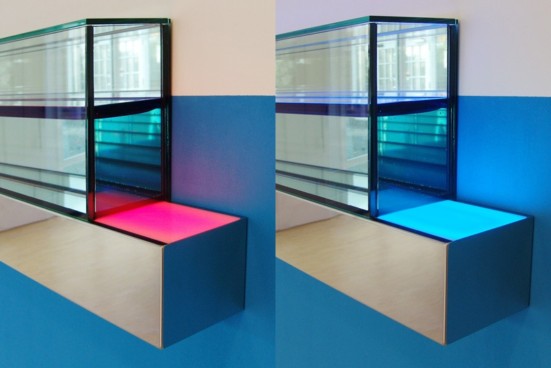 edge (detailansicht), edelstahl poliert wasser silikonöl led-licht farbwechsel neon spiegel wandfarbe, galerie benden & klimczak, köln, 2008 95fda9e3f267edaee3e0fac6ab44.jpg